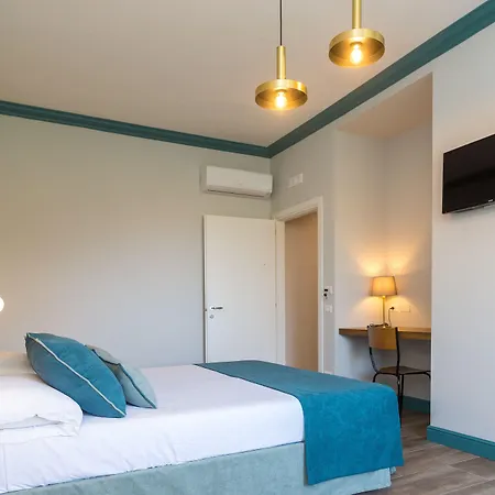 Sorrento Pool&Suites-2